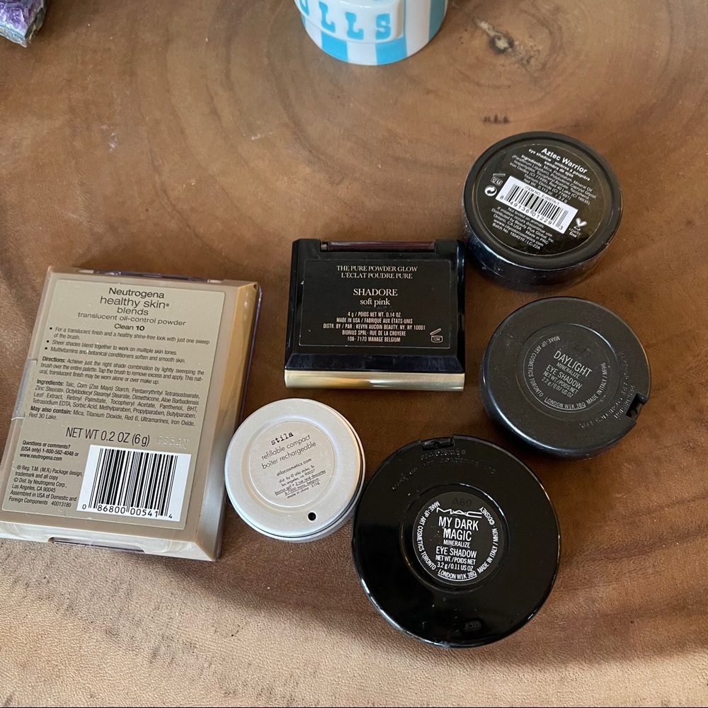 Makeup Bundle - Picture 2 of 11